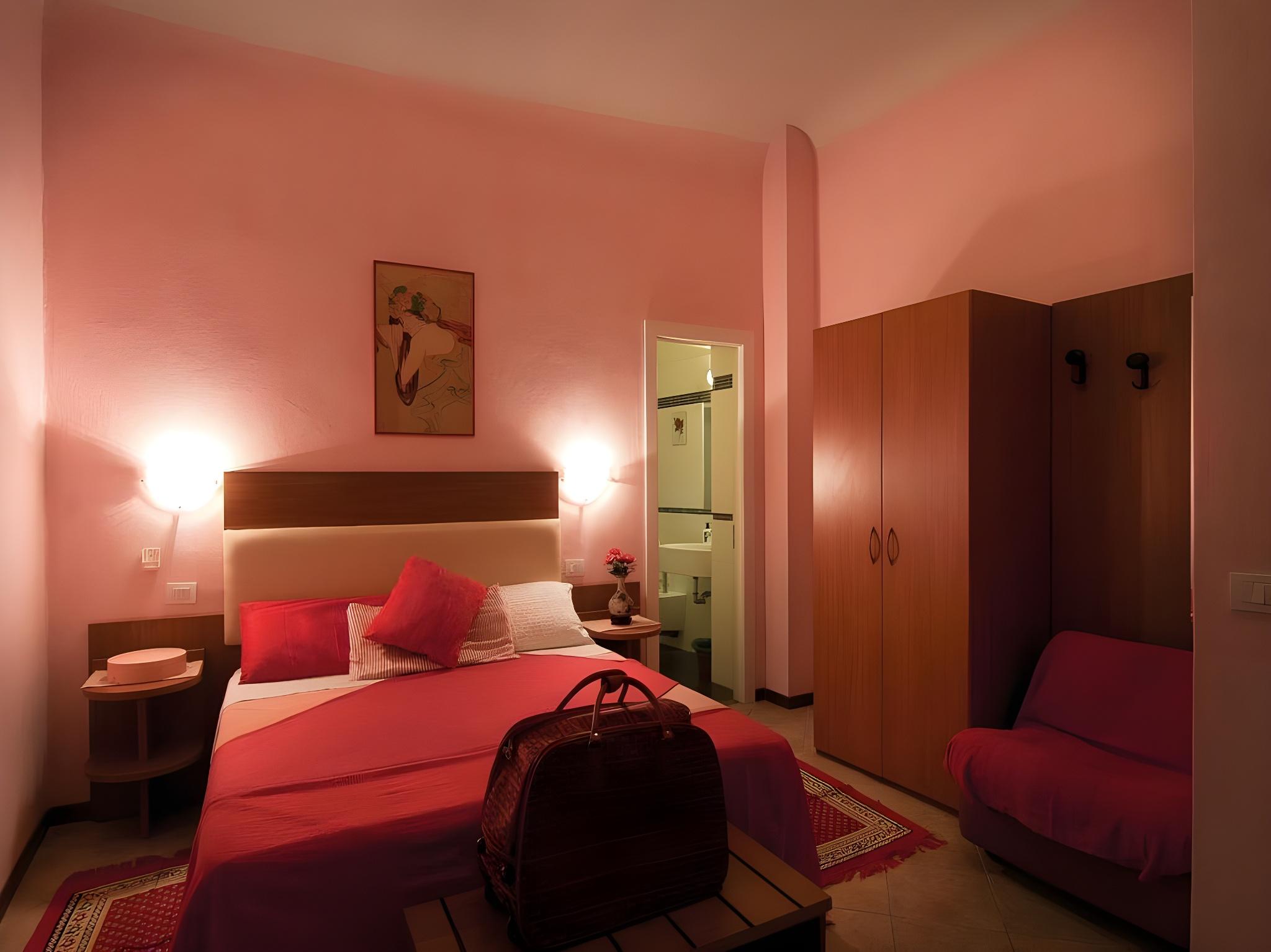 1 BEDROOM, FAMILY, TRIPLE, PRIVATE BATHROOM