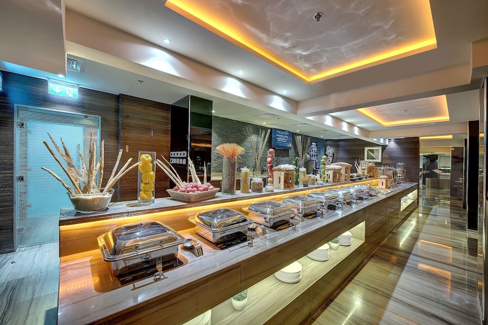 Omega Hotel Dubai 16/49