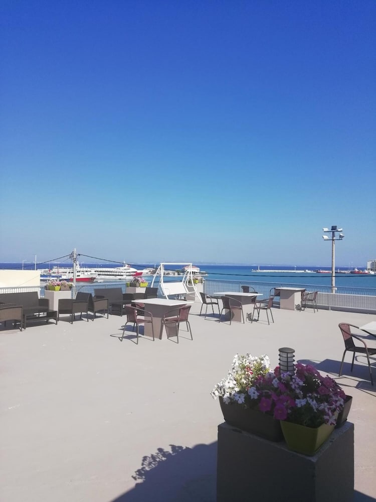 City Point Chios 46/49