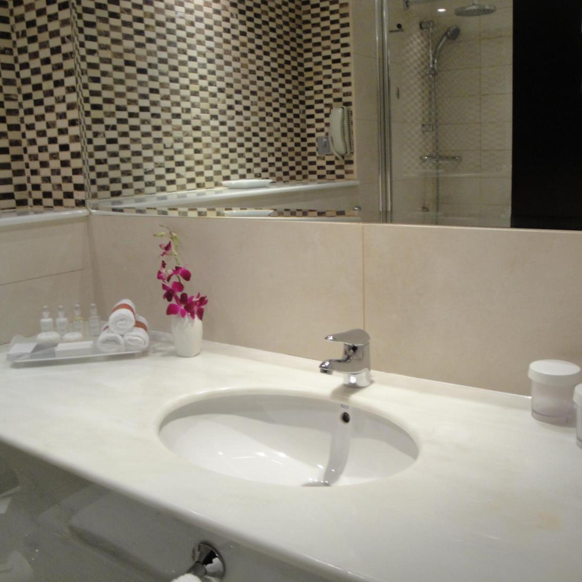جناح سيغنتشر، فندق كراون بلازا جدة(Crowne Plaza Jeddah) 2/2