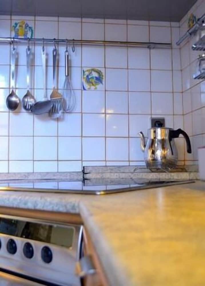 Medieval Villa 24/46