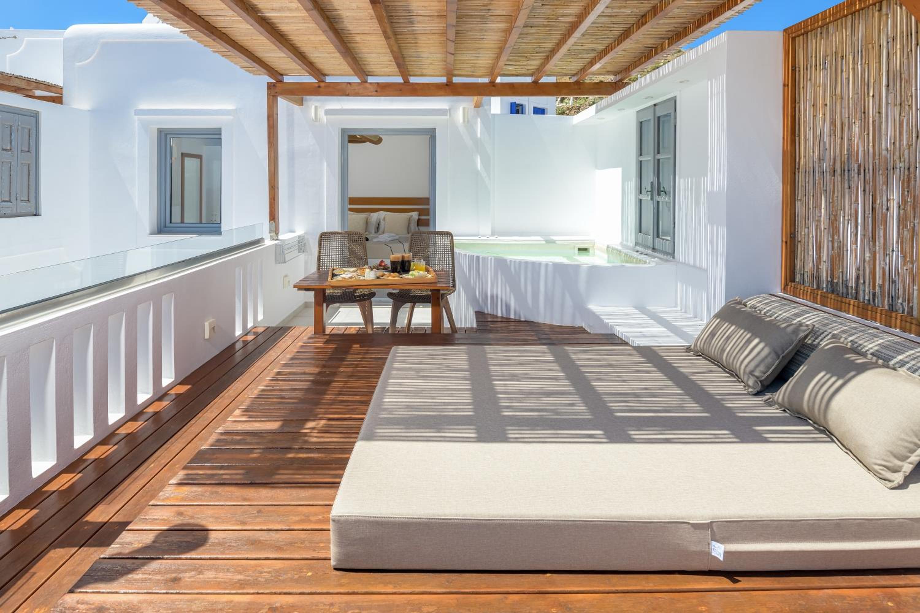 Oneiro Studios 7/50