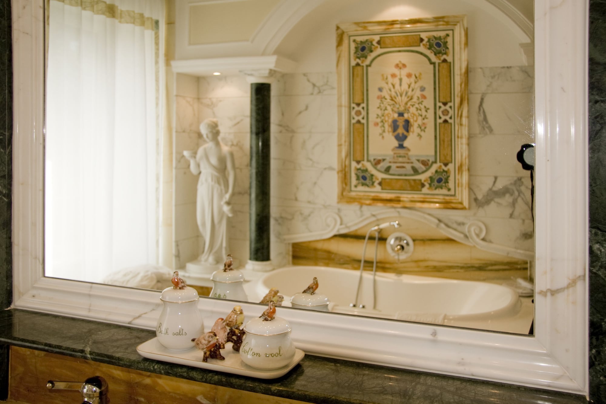 Imperial, Suite, Queen Bed
