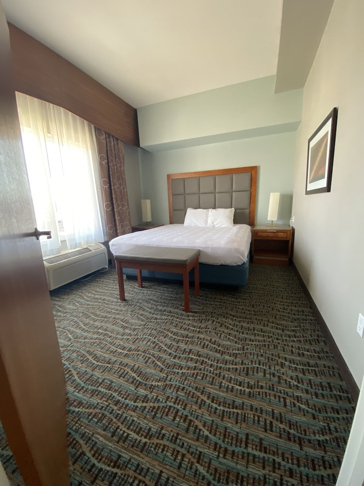 Best Western Plus Peppertree Inn At Omak 13/45