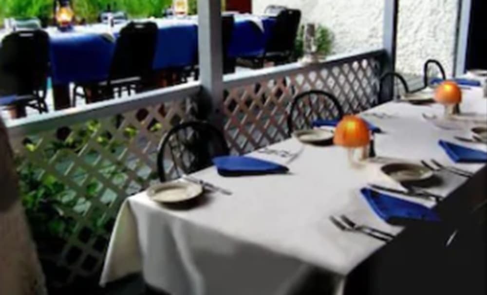 Fort Recovery Beachfront Villa & Suites Hotel 32/49