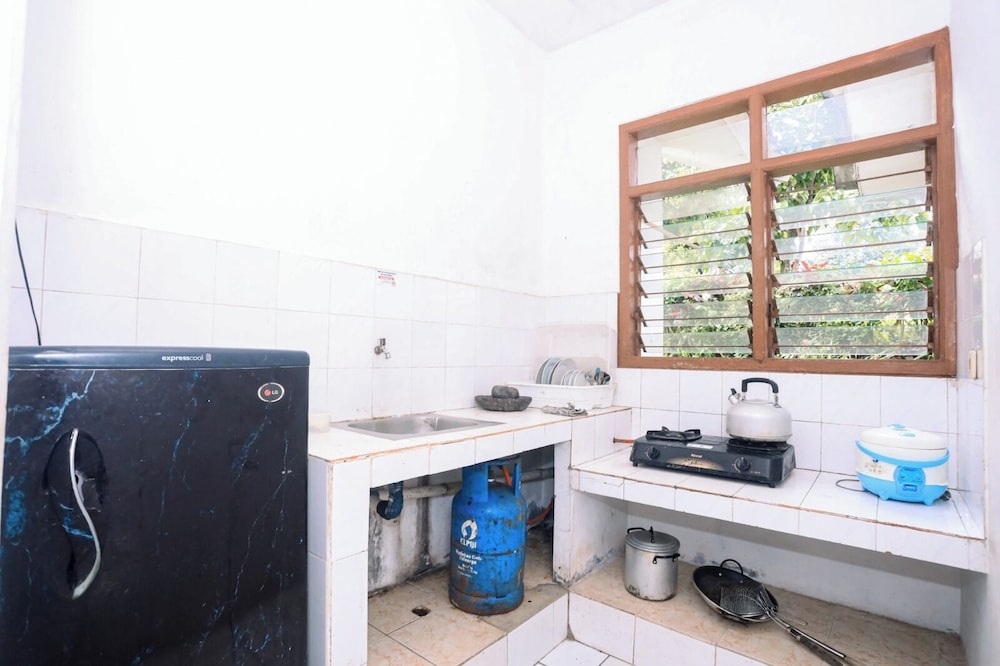 Aries Biru Hotel and Villa 48/49