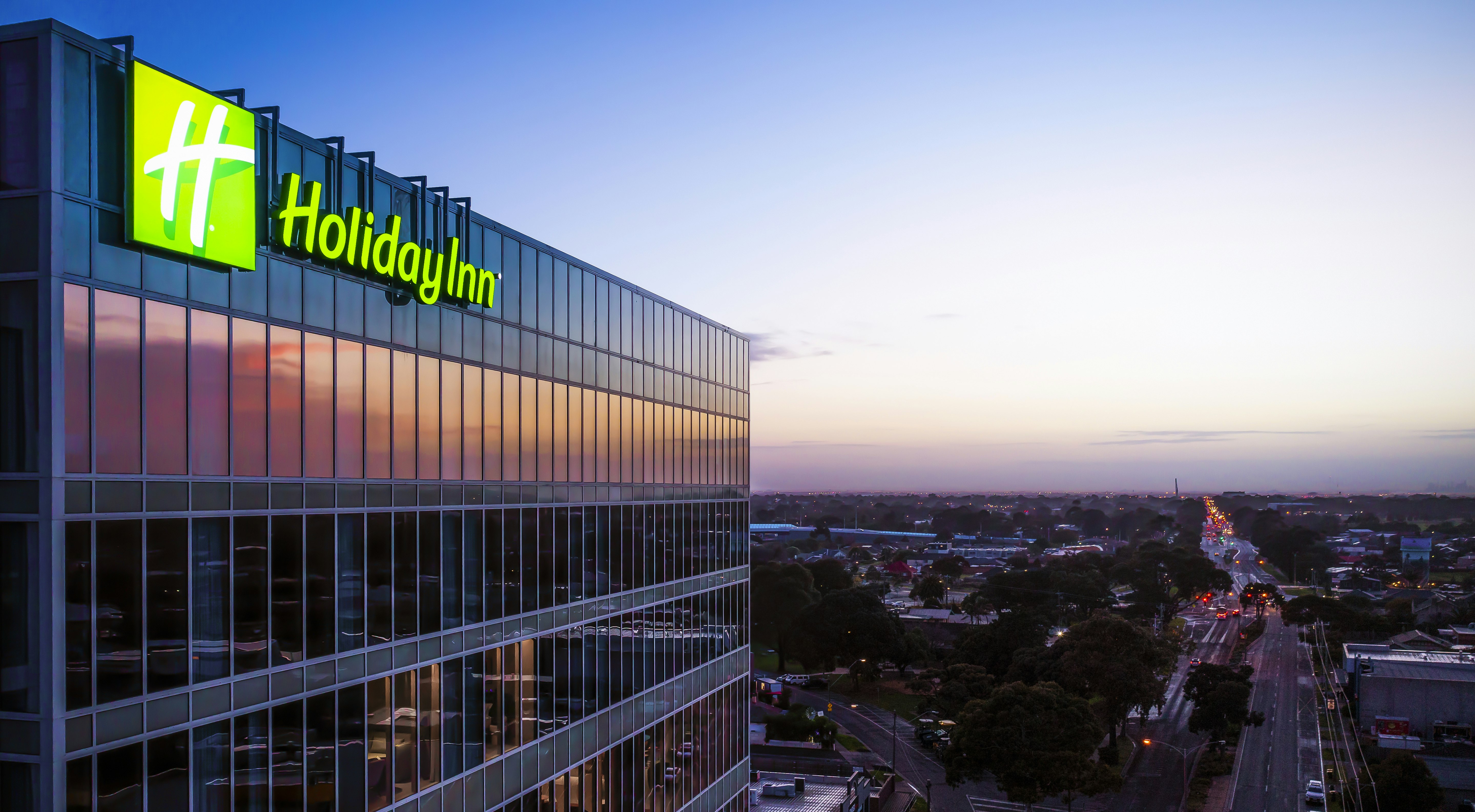 HOLIDAY INN WERRIBEE 2/75