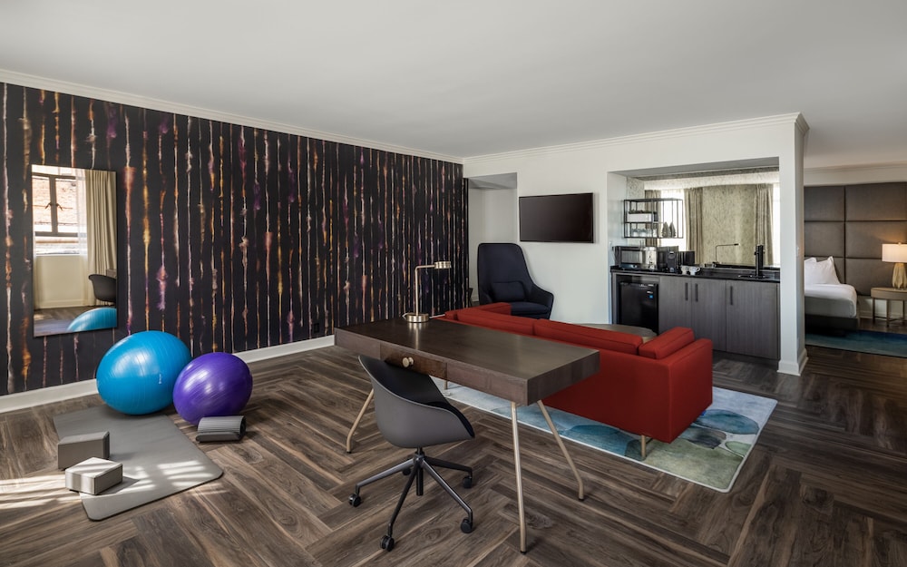 Hotel Deco Omaha, Tapestry Collection by Hilton 61/64