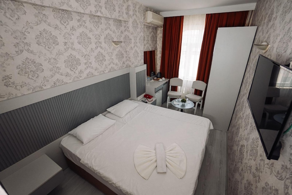 Room, Double Bed