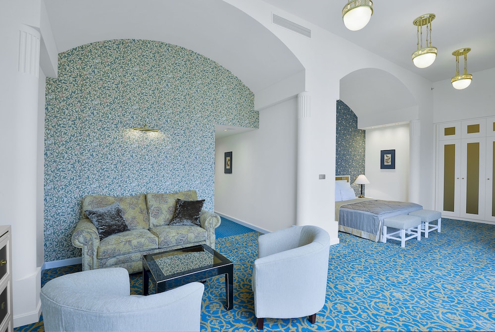Savoy Hotel Prague 54/82