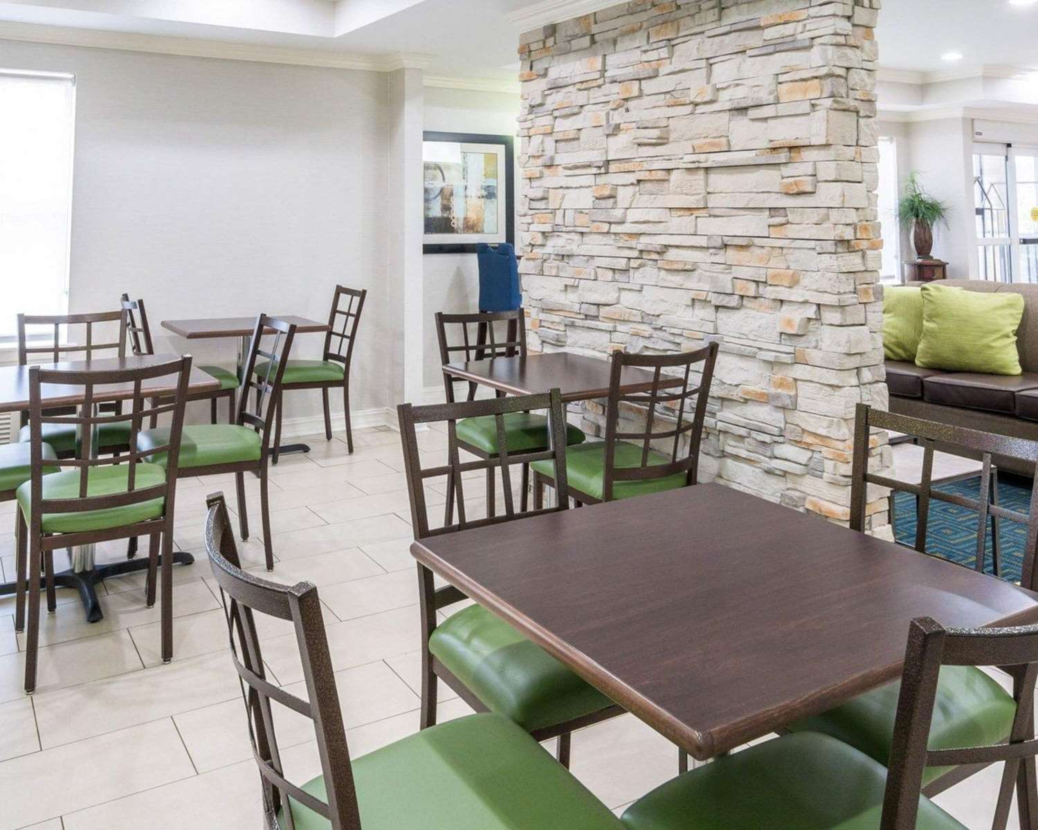 Quality Inn & Suites West Monroe 28/46