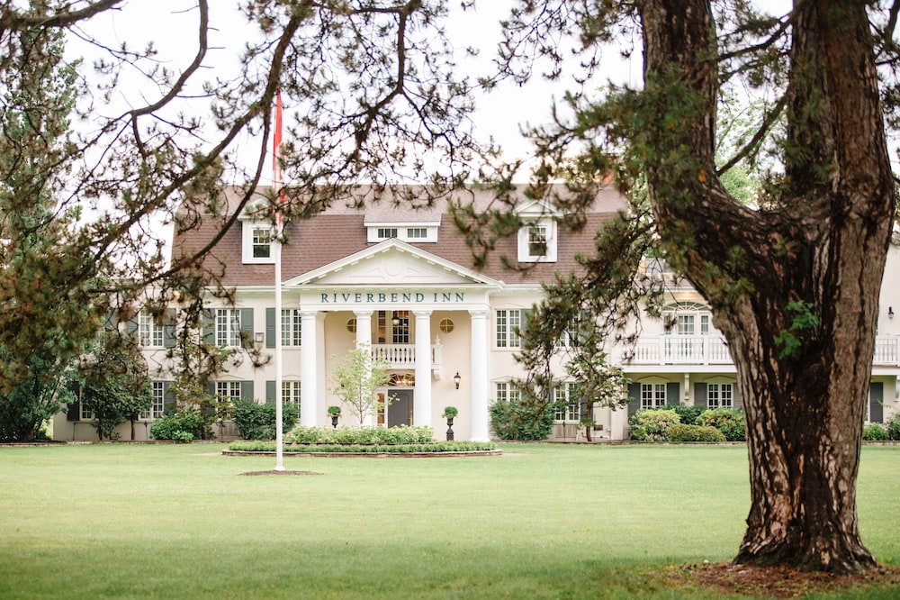 Riverbend Inn and Vineyard 62/63