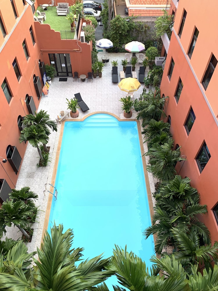 Baansuanprannok Hotel 84/97
