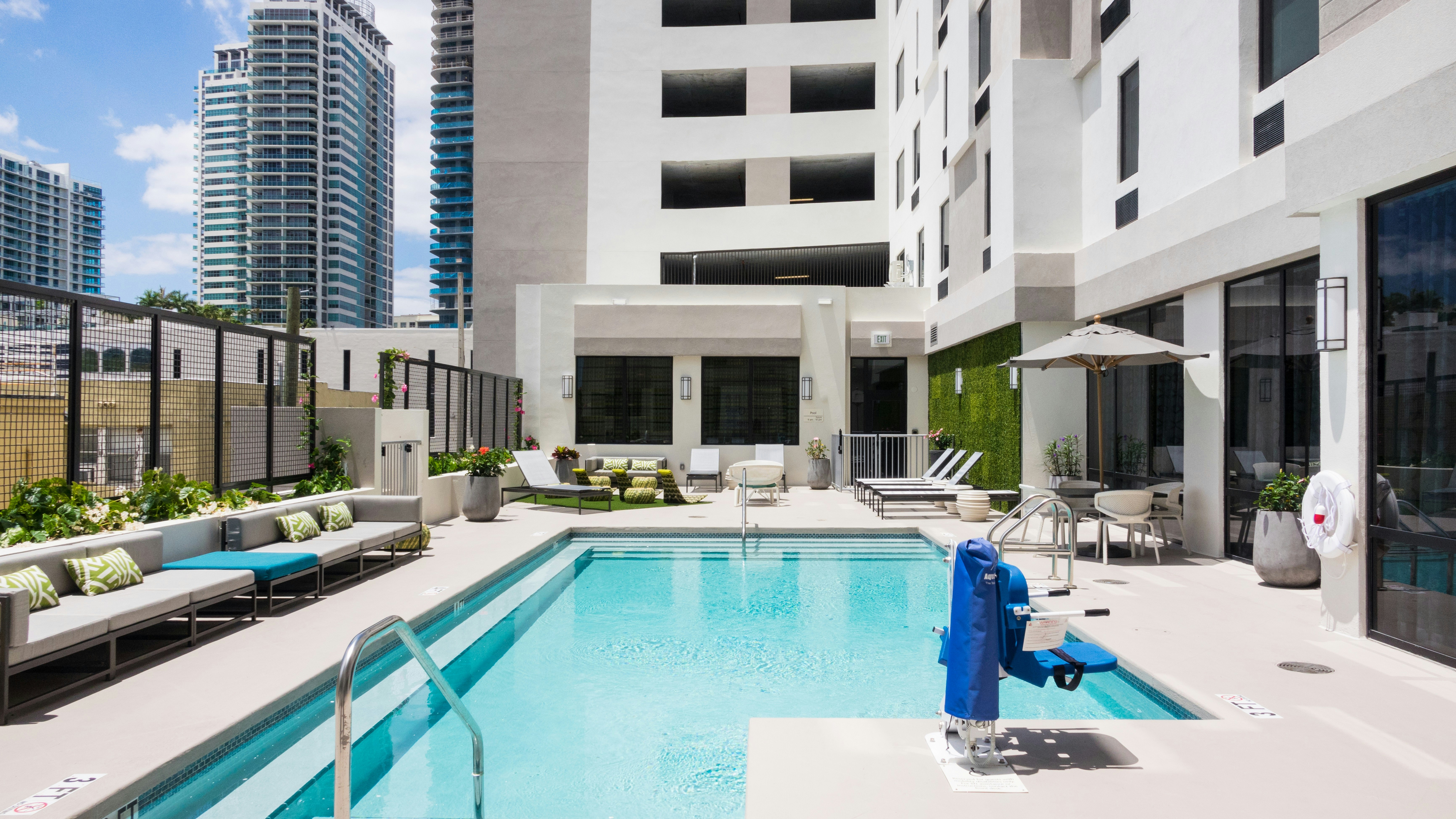 Hampton Inn & Suites Miami Wynwood Design District 43/45