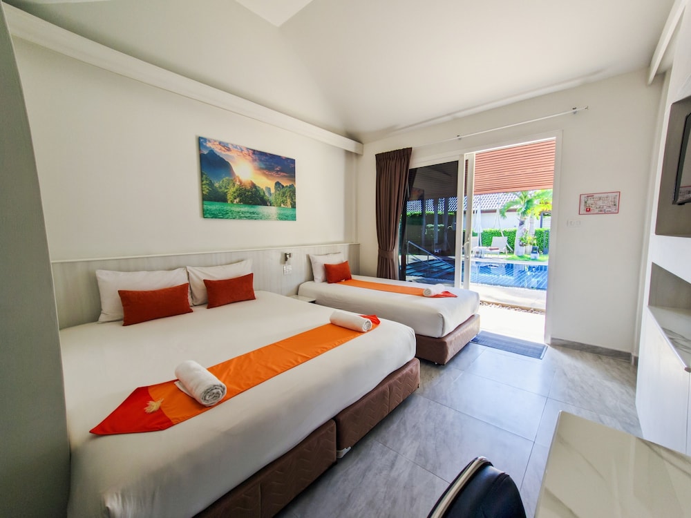 Phuket Airport Hotel 22/74