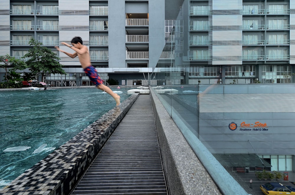 One-Stop Residence & Hotel 51/51