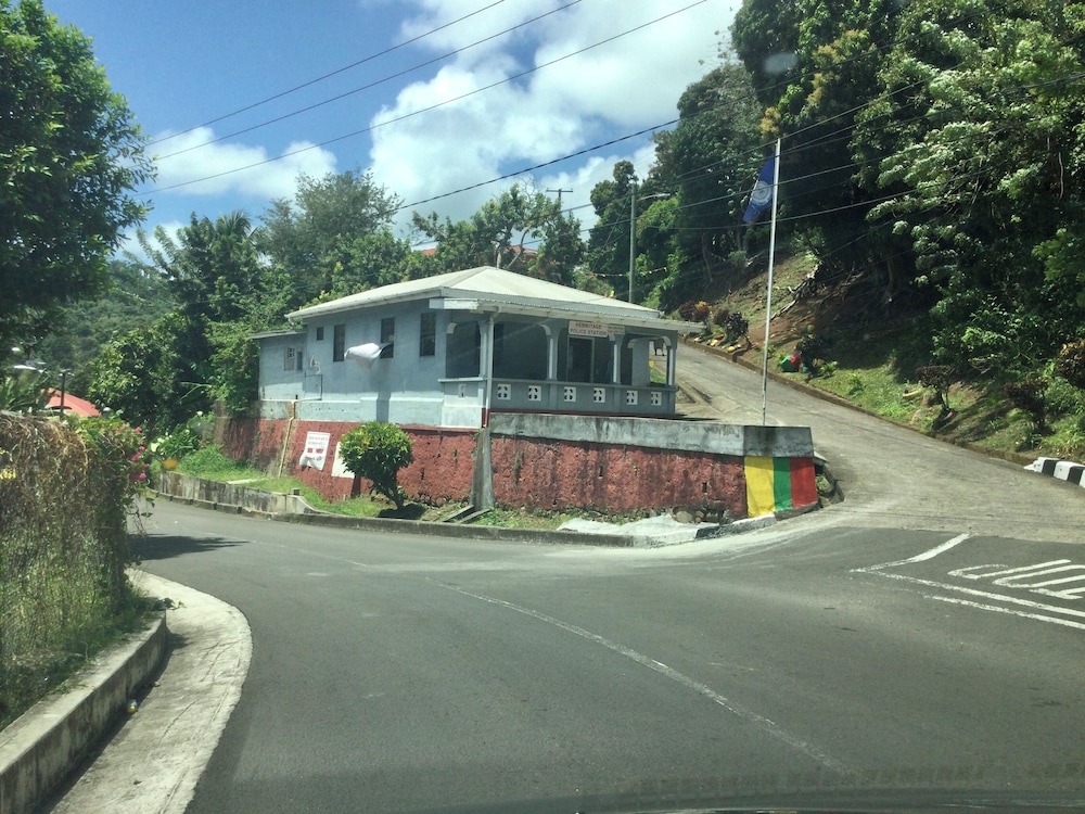 Petite Anse Hotel 6/49