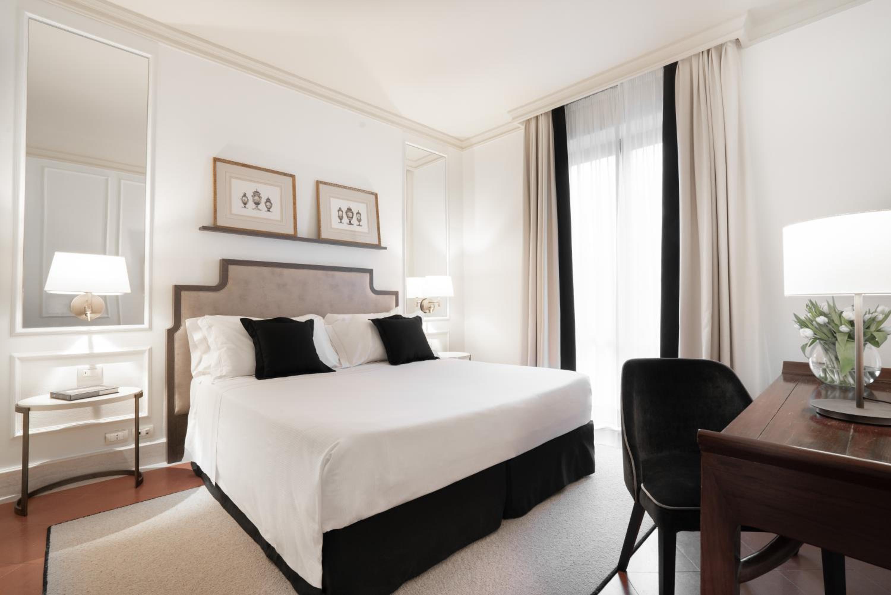 Superior, Queen Bed, Balcony
