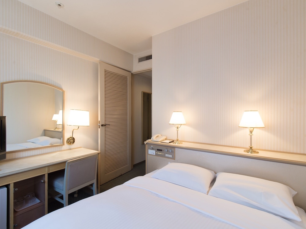 ROOM, DOUBLE BED, SMOKING
