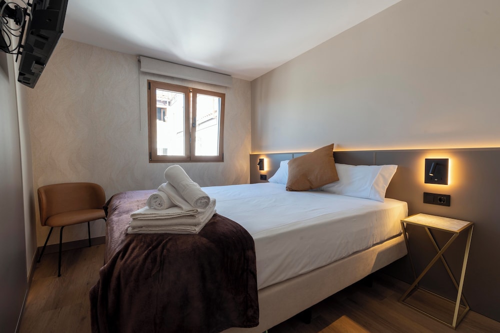 Hotel boutique Negresco Plaza Mayor 9/21