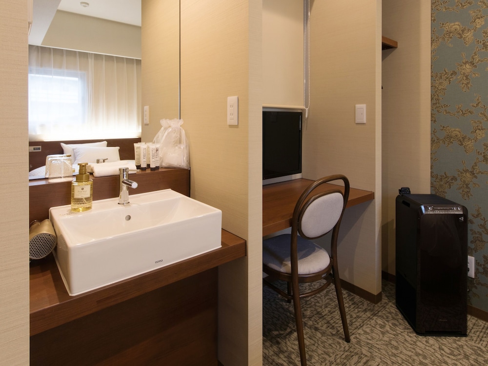 S.Training Center Hotel 53/58
