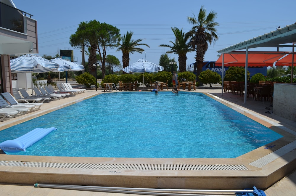 Mulka Hotel 23/48