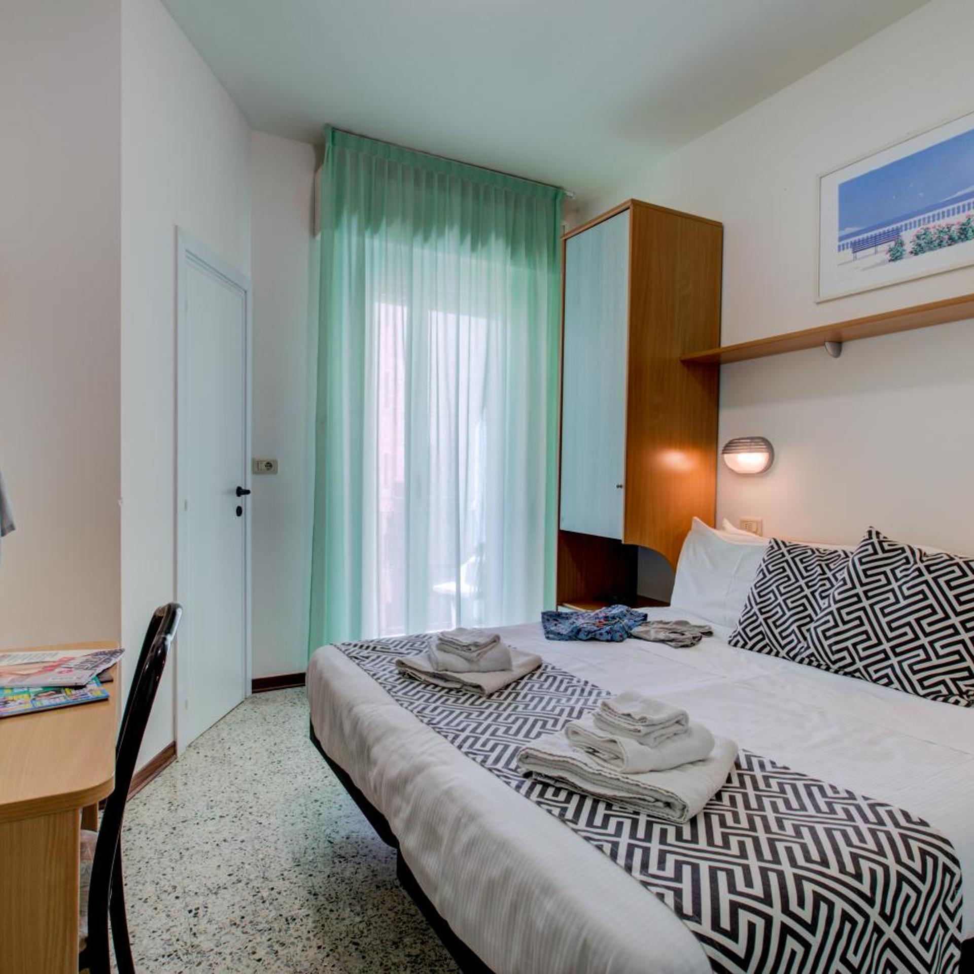 Christian Hotel 24/50