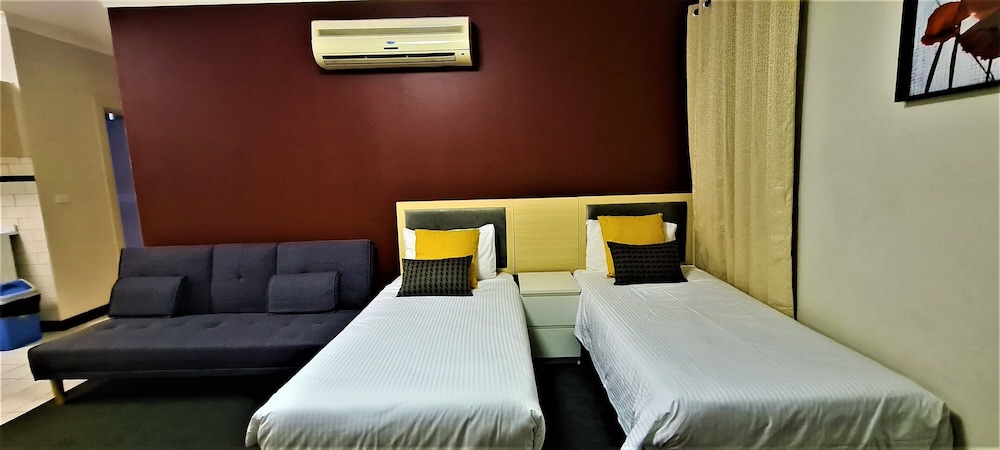 Brunswick Tower Hotel 18/60