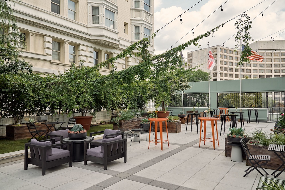 Hotel Rendale Washington DC 53/58
