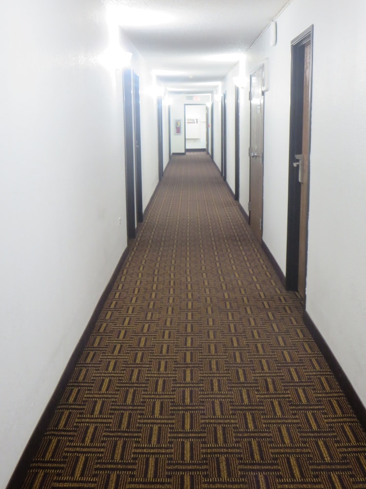 Super 8 by Wyndham Mundelein/Libertyville Area 24/45