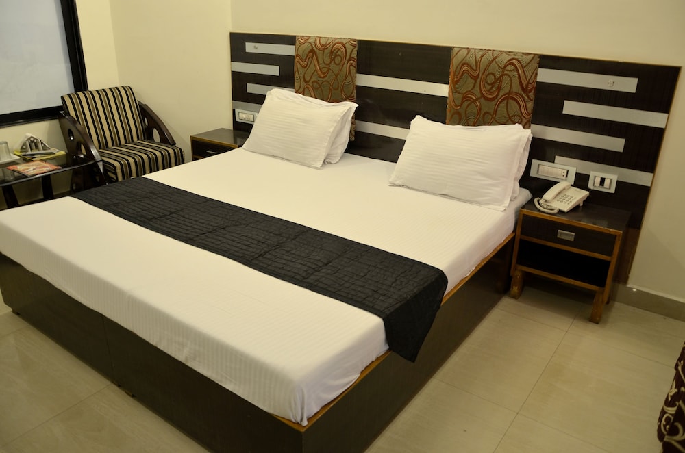 Hotel Citi Heights 24/41