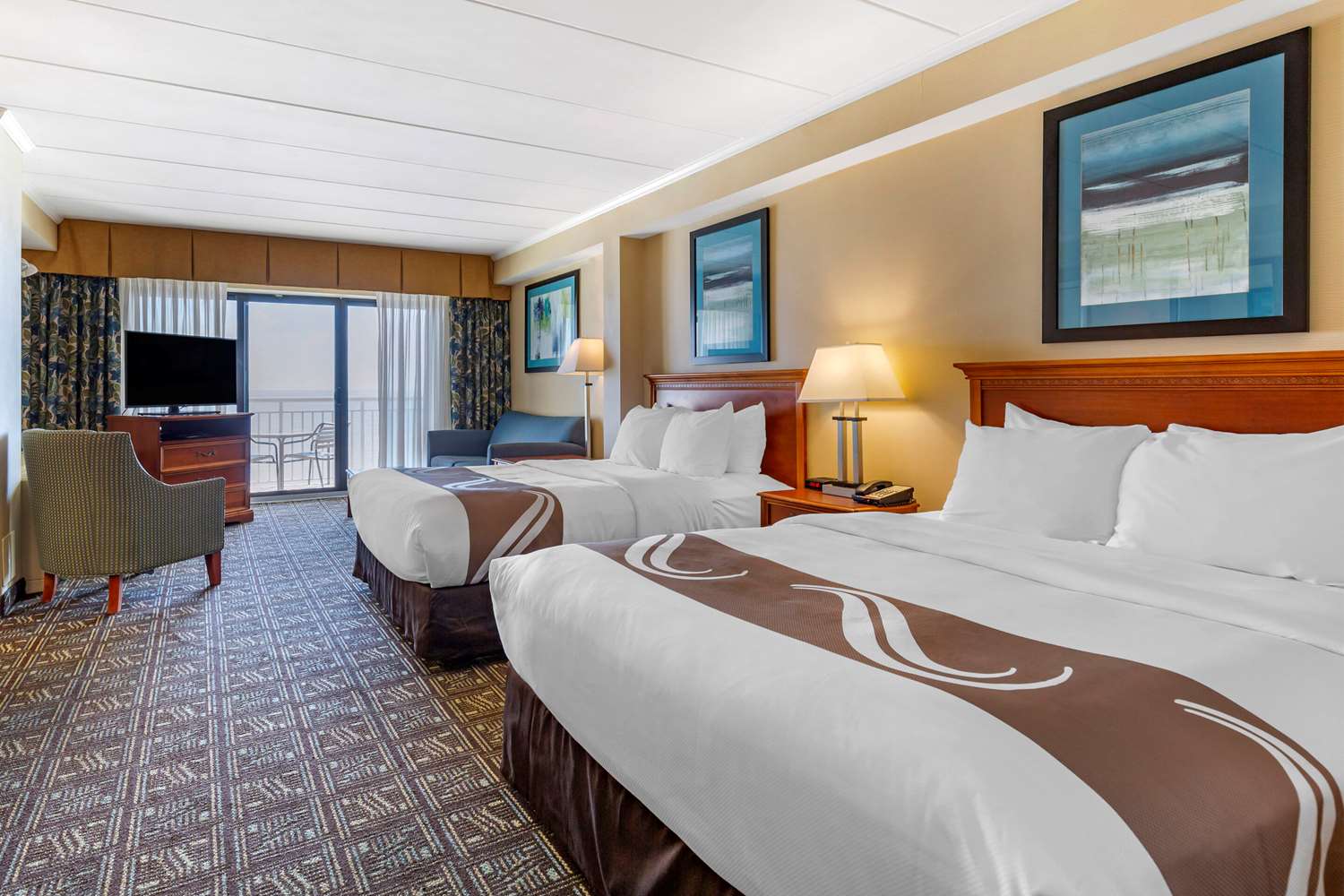 EFFICIENCY, 2 QUEEN BEDS