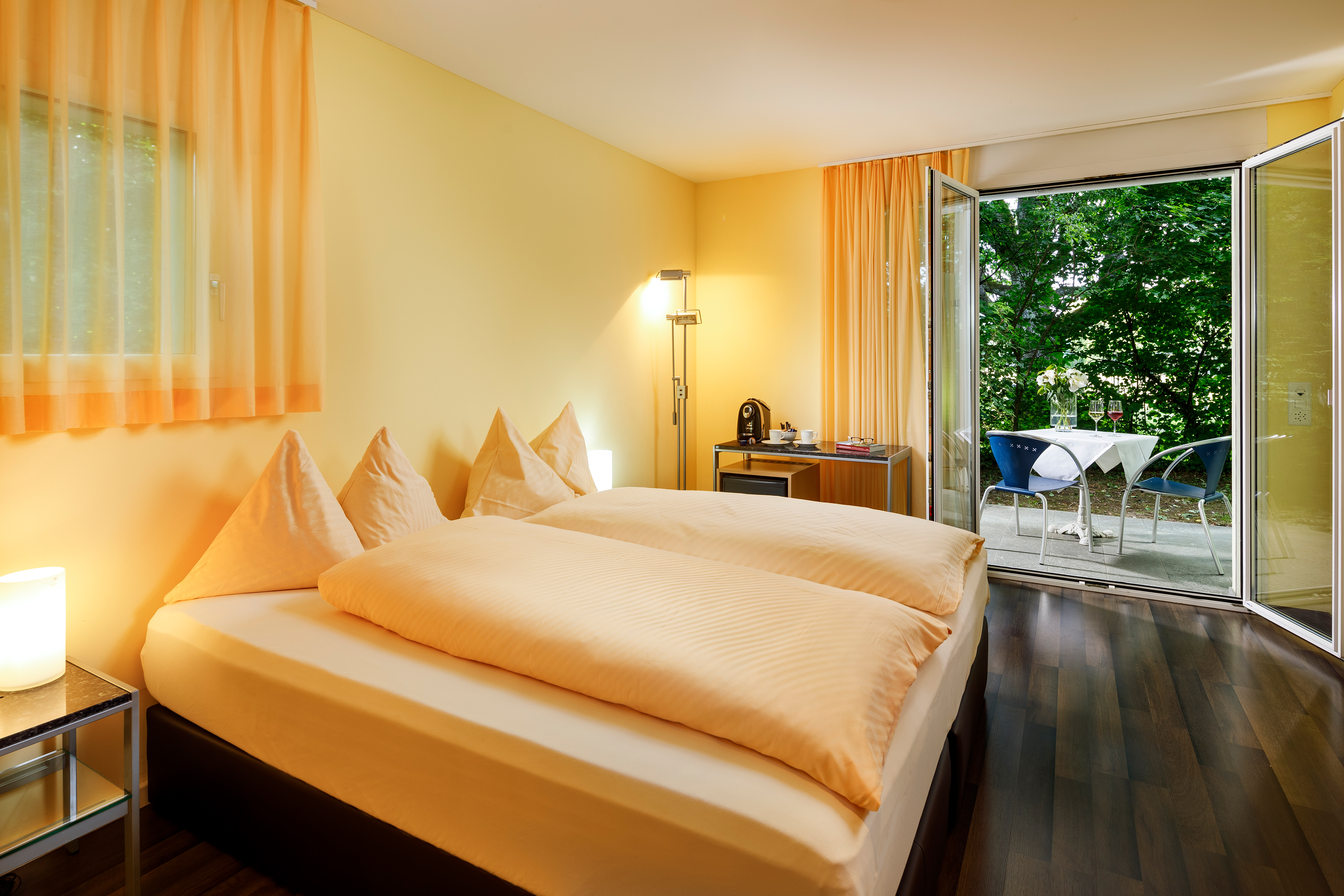 HALLWIL SWISS QUALITY SEEHOTEL 4/22