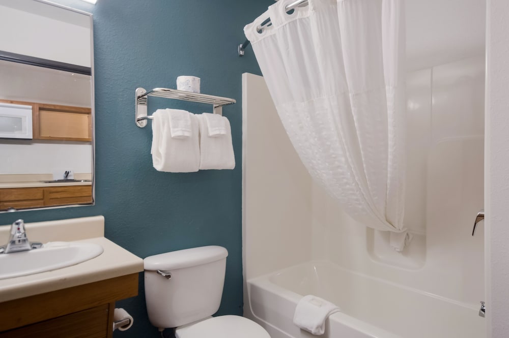 WoodSpring Suites Lexington Southeast 32/36