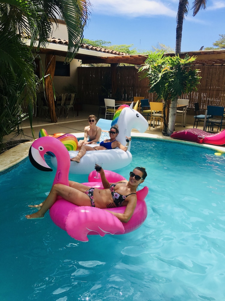 Ten North Tamarindo Beach Hotel 55/70