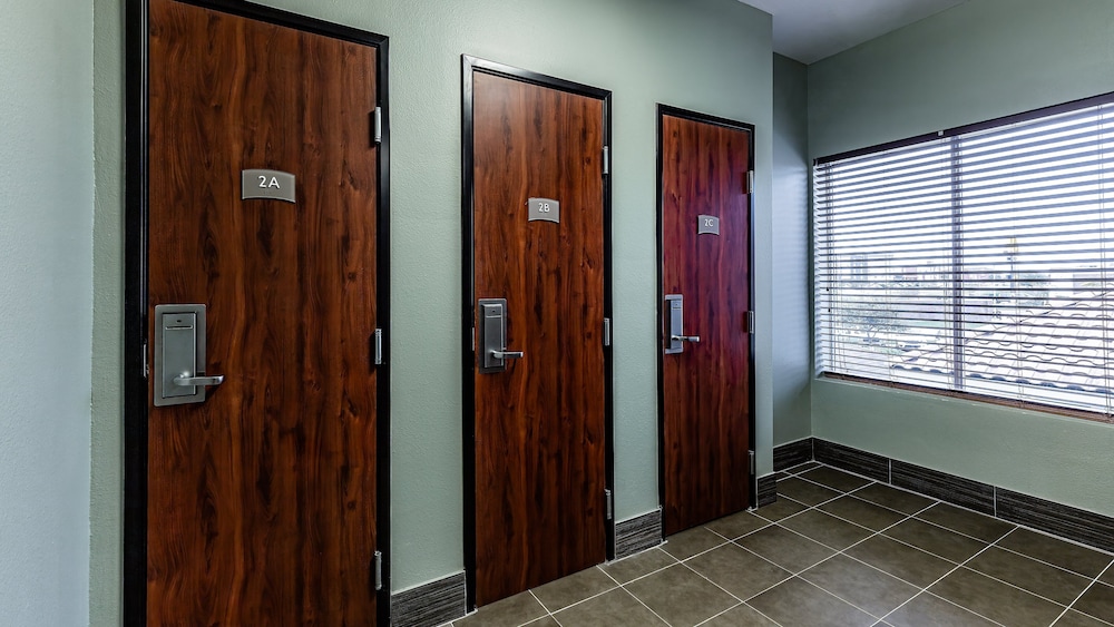 Staybridge Suites Laredo International Airport 11/42