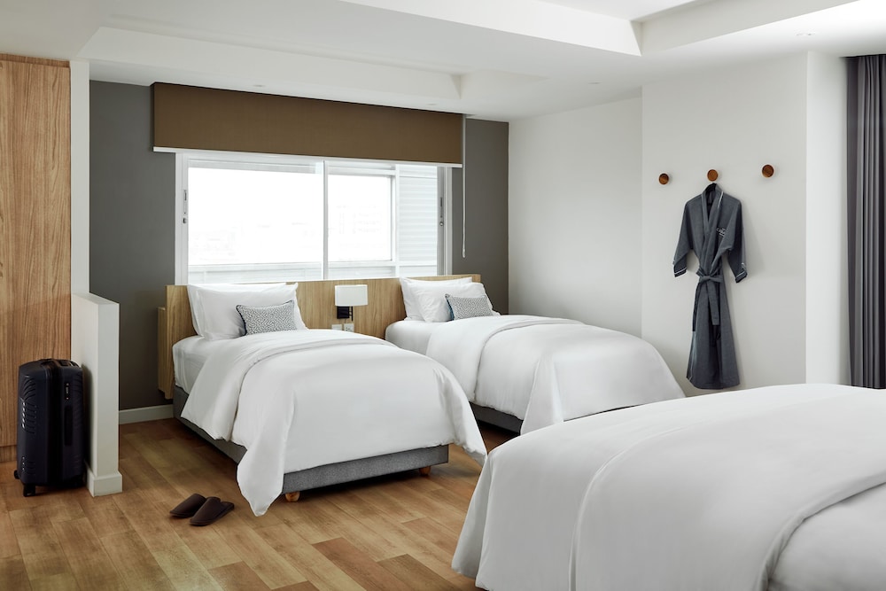 CASA 17 hotel 12/49