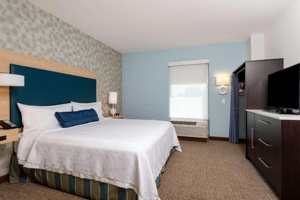 ROOM, KING BED, ACCESSIBLE