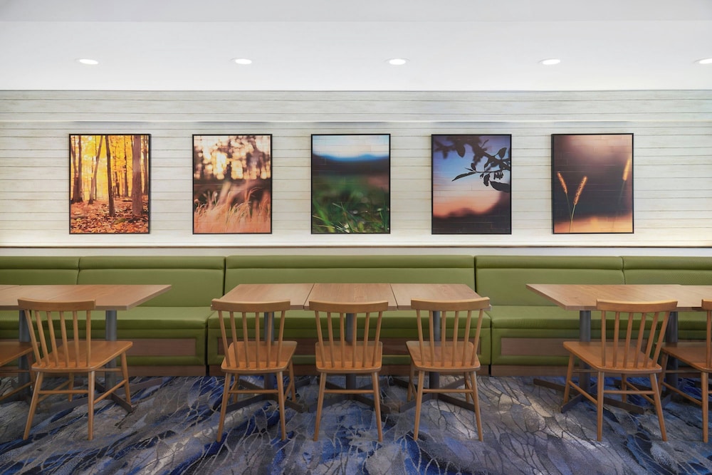 Fairfield Inn Suites Reading Wyomissing 40/51