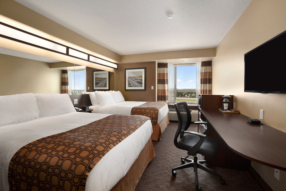 Microtel Inn And Suites By Wyndham Whitecourt 36/41