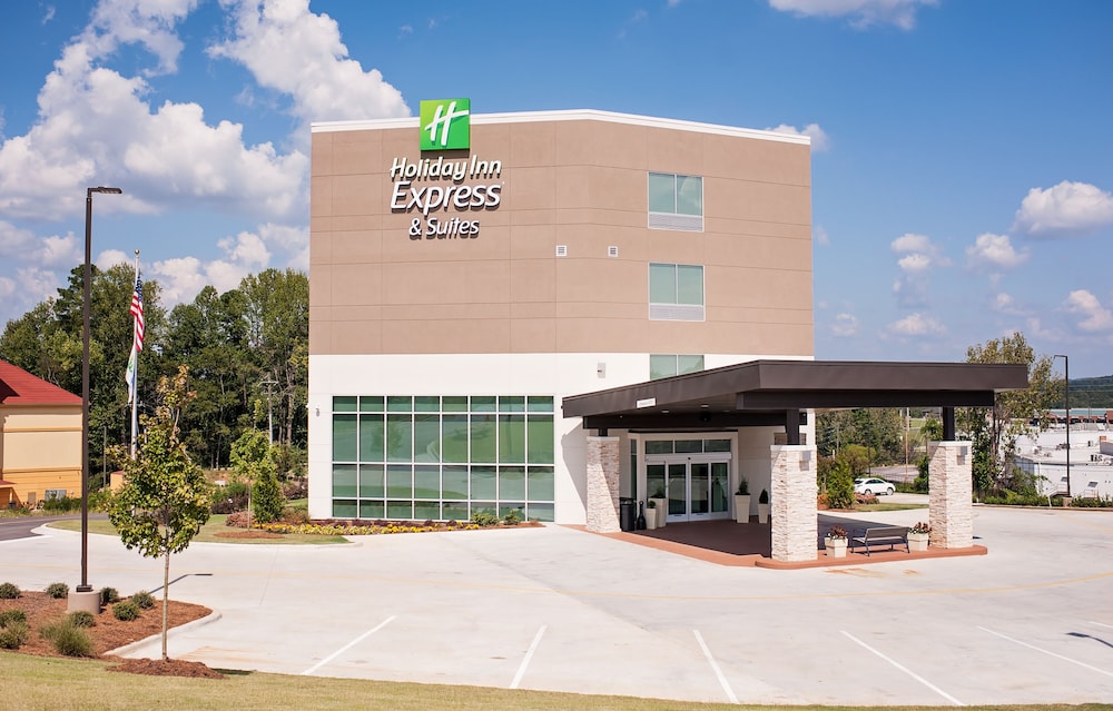 Holiday Inn Express Suites Birmingham North Fultondale 3/34