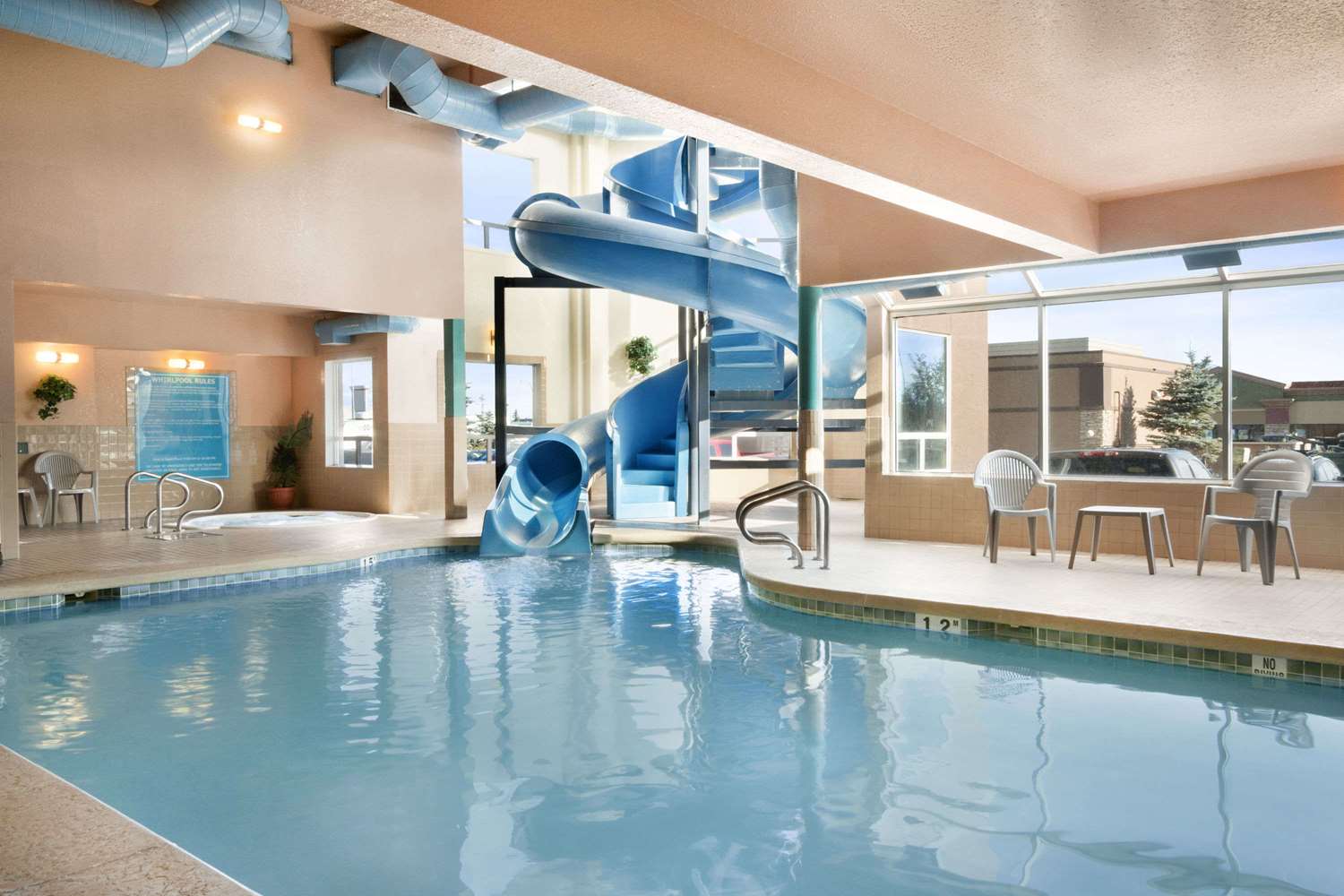 Days Inn Calgary Airport 24/43