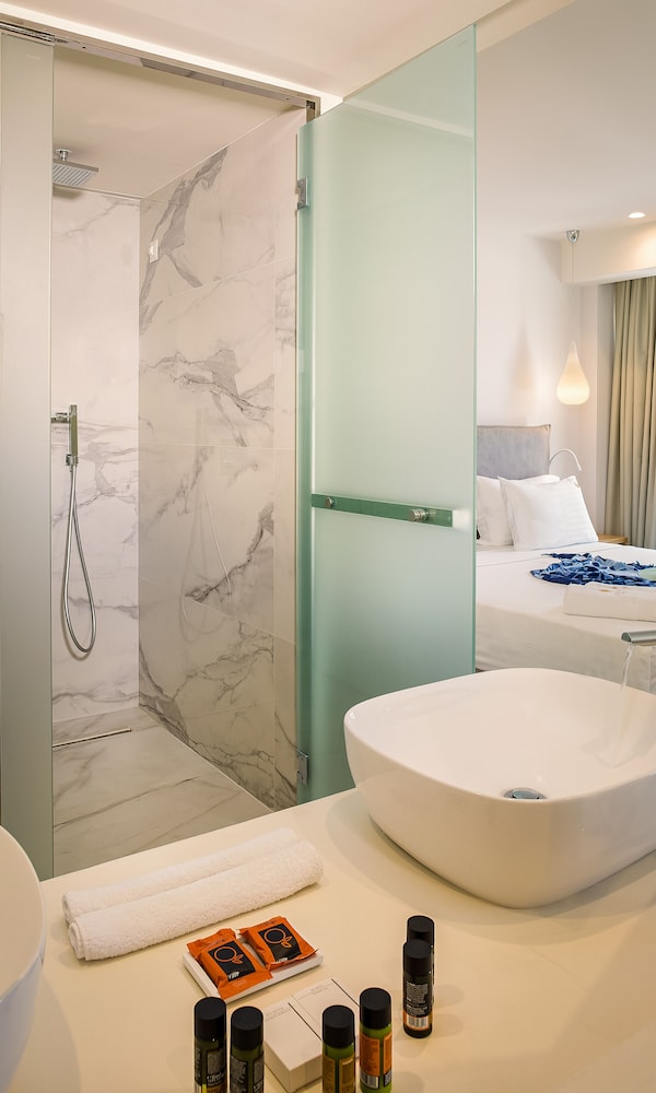 Samian Mare Hotel Suites & Spa 75/80