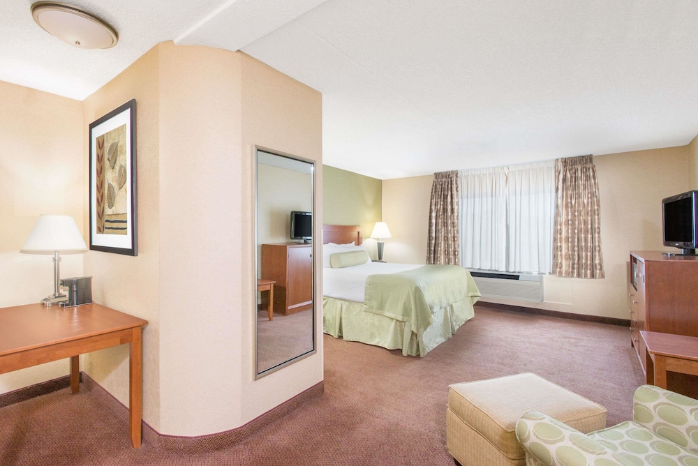 Hawthorn Extended Stay by Wyndham Ellsworth / Bar Harbor 17/26