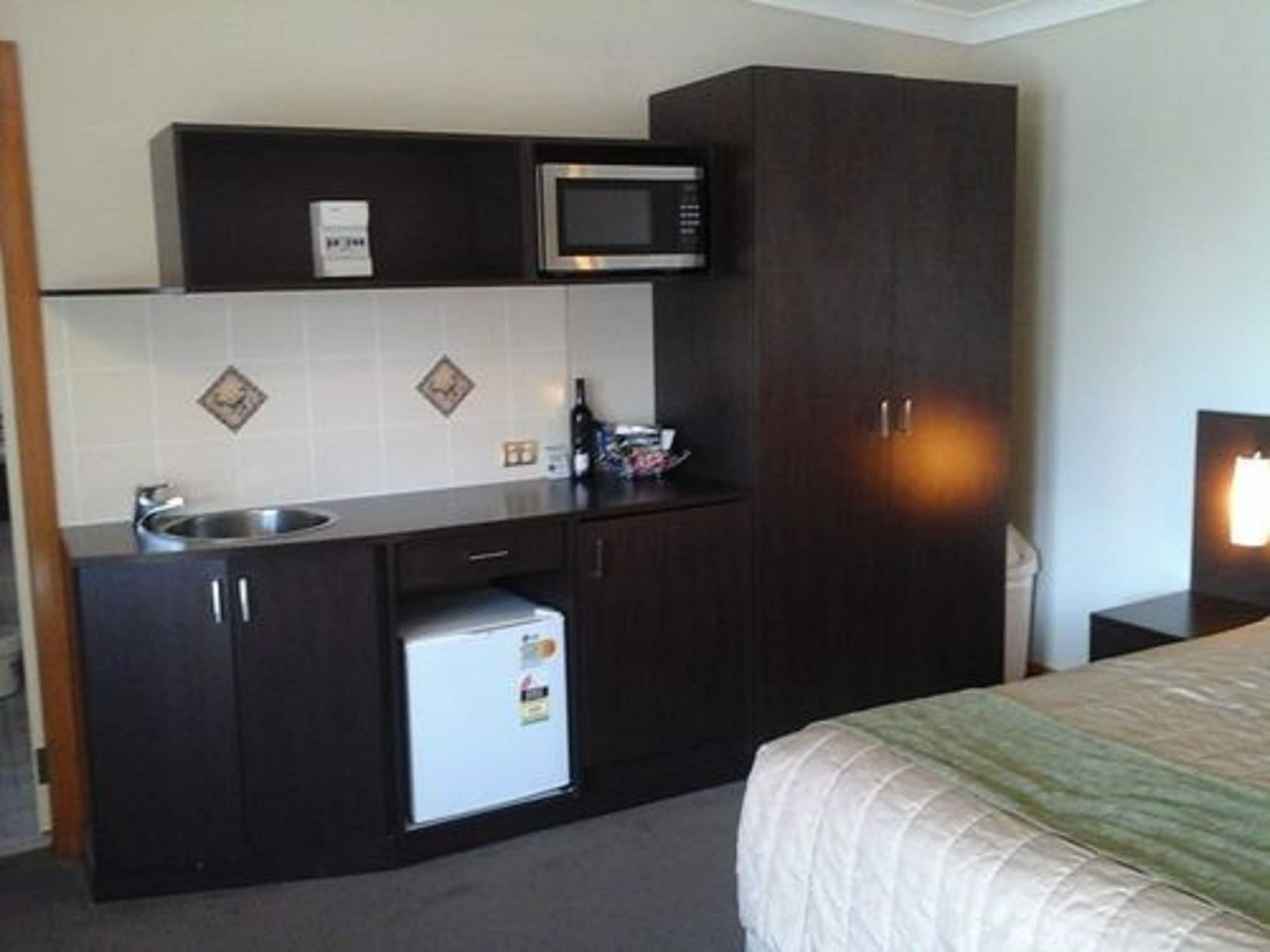 Spa, Executive, King Bed, Sofa