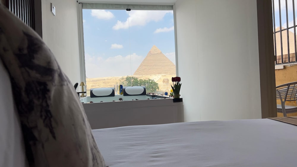 غرفة ملكية بسريرين منفصلين بجاكوزي، Giza Pyramids View Inn 6/8