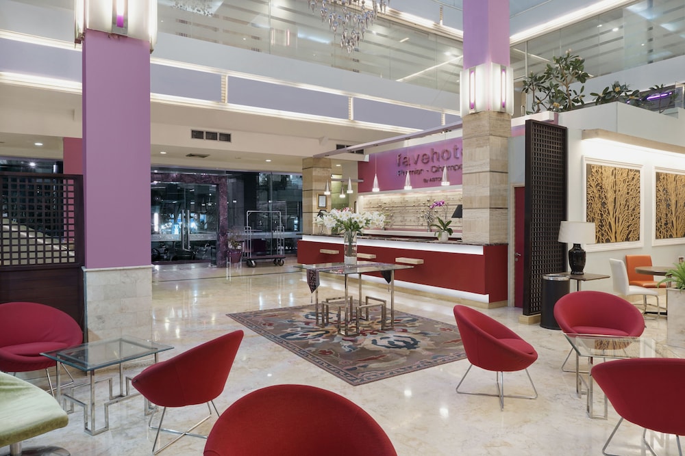 Lobby at favehotel Premier Cihampelas, BANDUNG