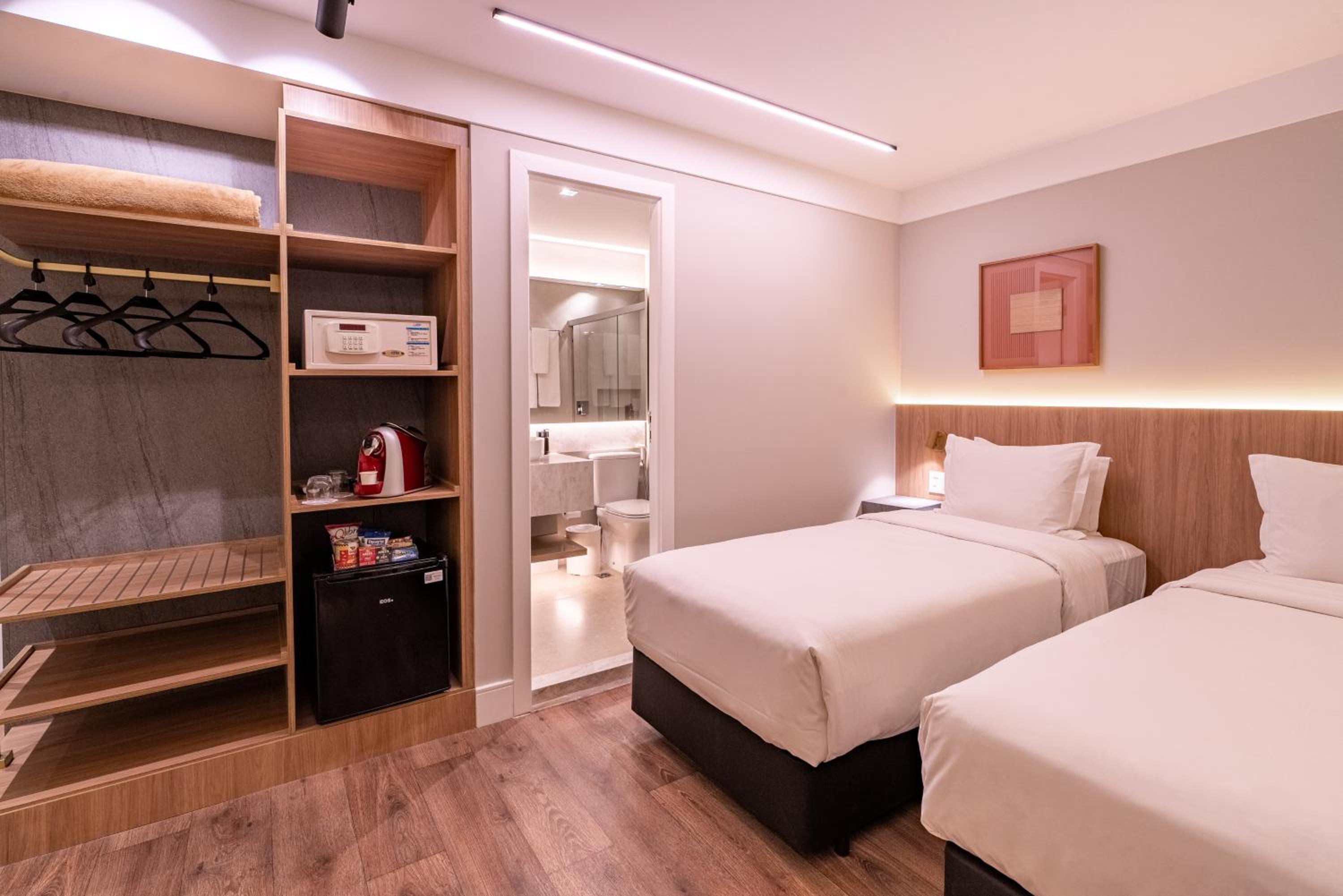 Deluxe, Twin Beds