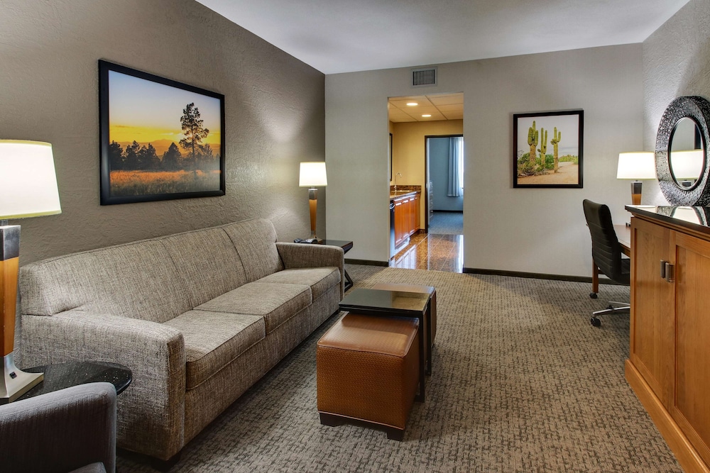 Drury Inn and Suites Phoenix Happy Valley 28/50