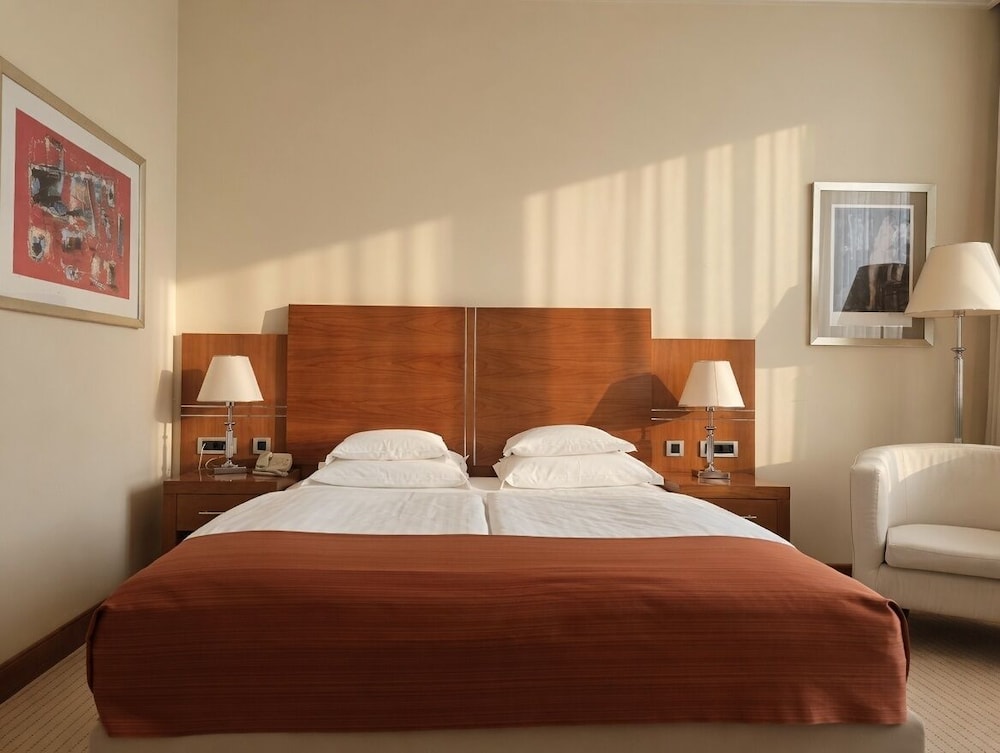 Antunovic Hotel 9/50